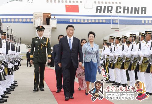 2013年10月3日，国家主席习近平抵达吉隆坡，开始对马来西亚进行国事访问。.jpg